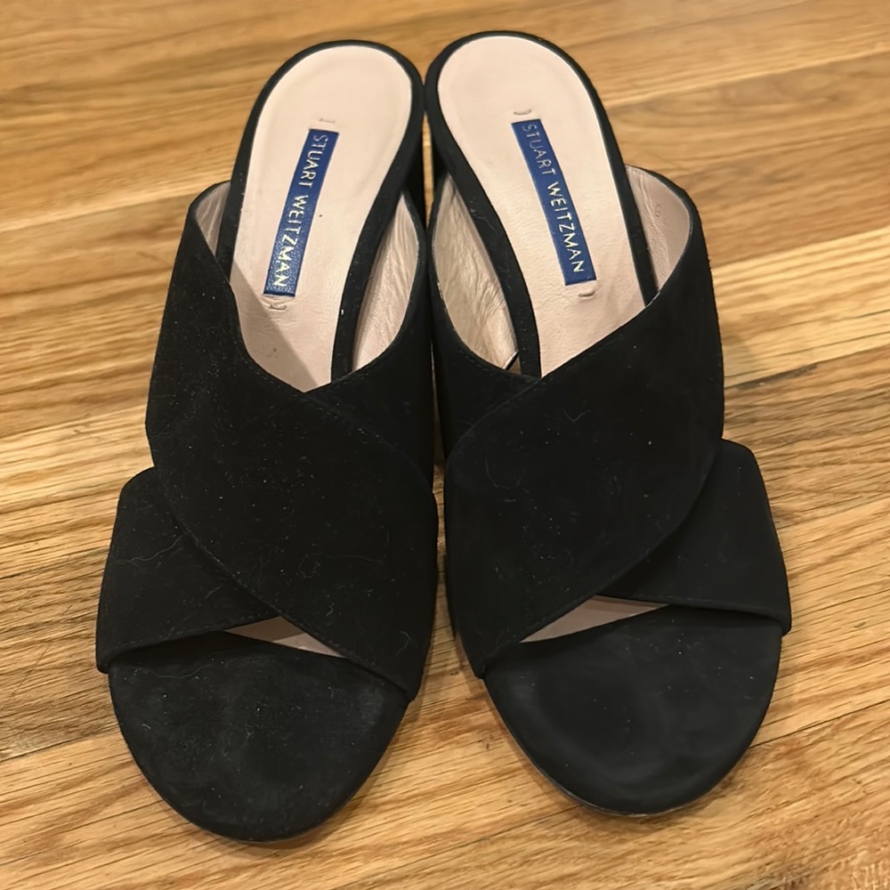 Stuart Weitzman Suede fabric in great condition Stuart Weitzman sandals in black